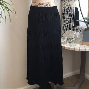 Dillard’s Black Dress excellent Condition. Size L. No tags available. No rips no